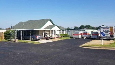 Exterior of Springdale, AR, Superior Storage facility.