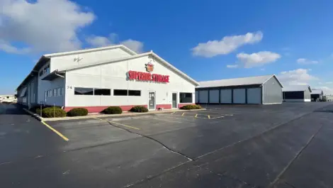 Exterior of Fond Du Lac, WI Superior Storage facility.